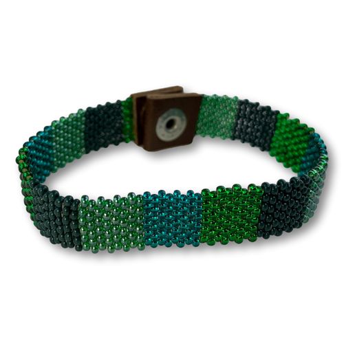 Gugu beaded bracelett with leather and stainless steel button02