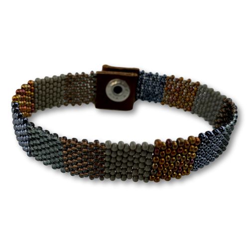 Gugu beaded bracelett with leather and stainless steel button06