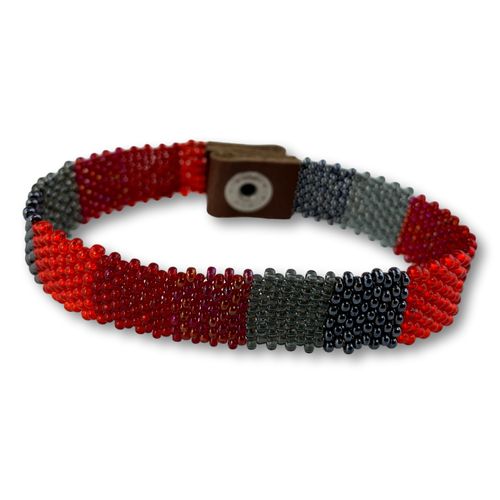 Gugu beaded bracelett with leather and stainless steel button10