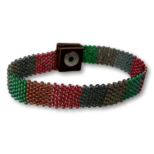 Gugu beaded bracelett with leather and stainless steel button13